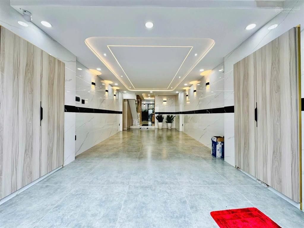 Quang trung p11 gò vấp  diện tích 4m x 20m
 kết cấu 1 trệt lửng 4 lầu
 sát siêu thị bv. ca