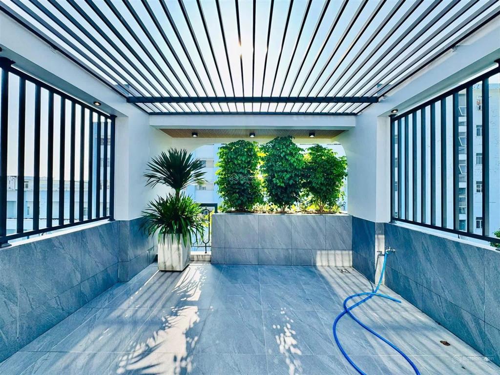 Quang trung p11 gò vấp  diện tích 4m x 20m
 kết cấu 1 trệt lửng 4 lầu
 sát siêu thị bv. ca