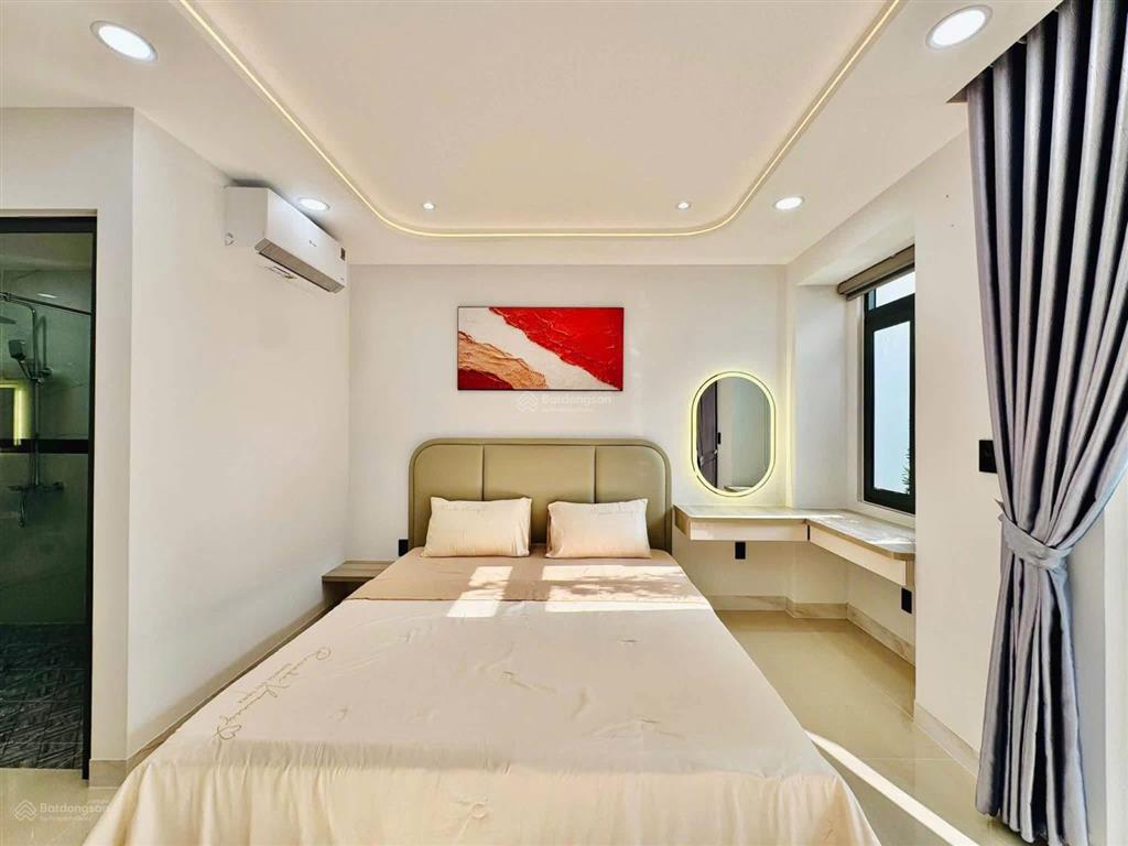 Quang trung p11 gò vấp  diện tích 4m x 20m
 kết cấu 1 trệt lửng 4 lầu
 sát siêu thị bv. ca
