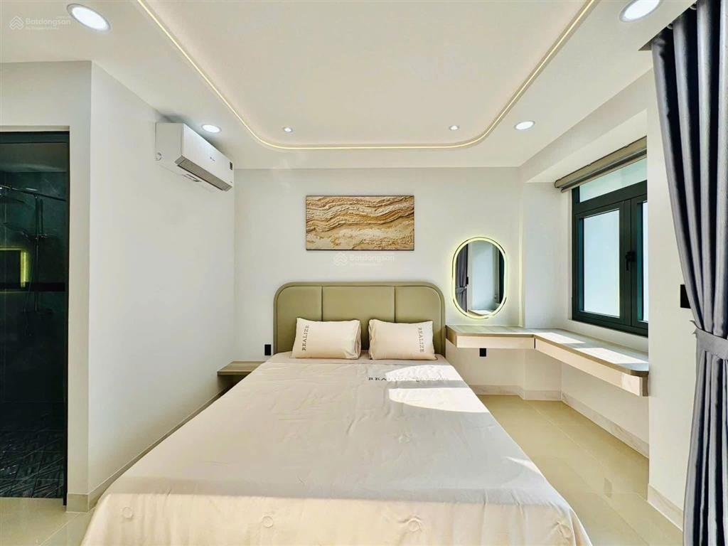 Quang trung p11 gò vấp  diện tích 4m x 20m
 kết cấu 1 trệt lửng 4 lầu
 sát siêu thị bv. ca