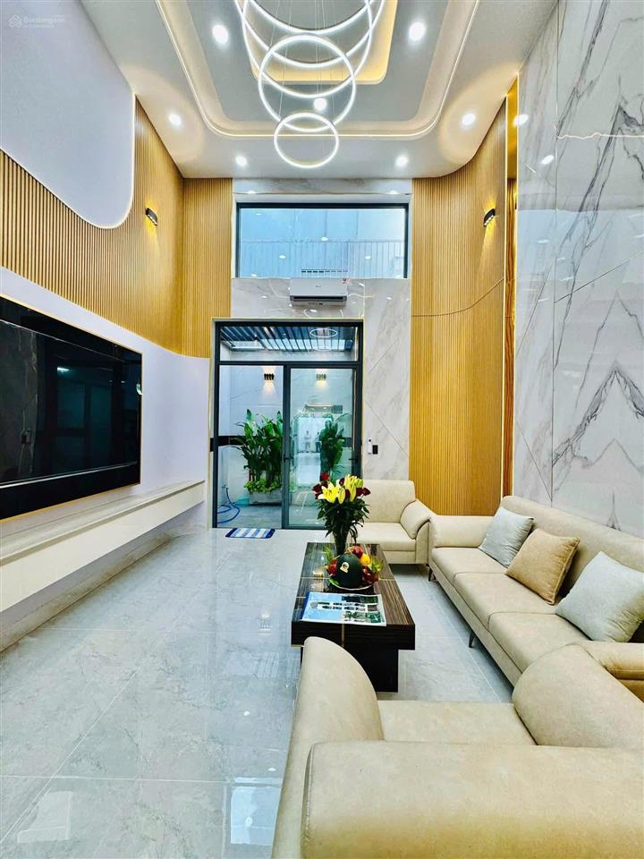 Quang trung p11 gò vấp  diện tích 4m x 20m
 kết cấu 1 trệt lửng 4 lầu
 sát siêu thị bv. ca