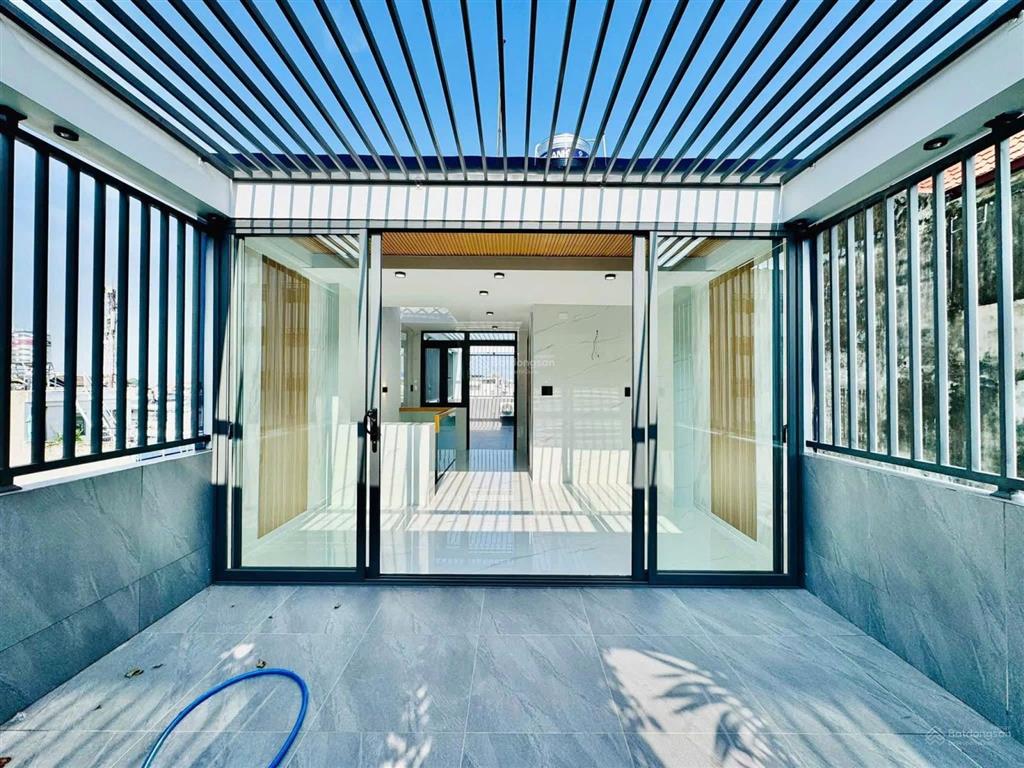 Quang trung p11 gò vấp  diện tích 4m x 20m
 kết cấu 1 trệt lửng 4 lầu
 sát siêu thị bv. ca