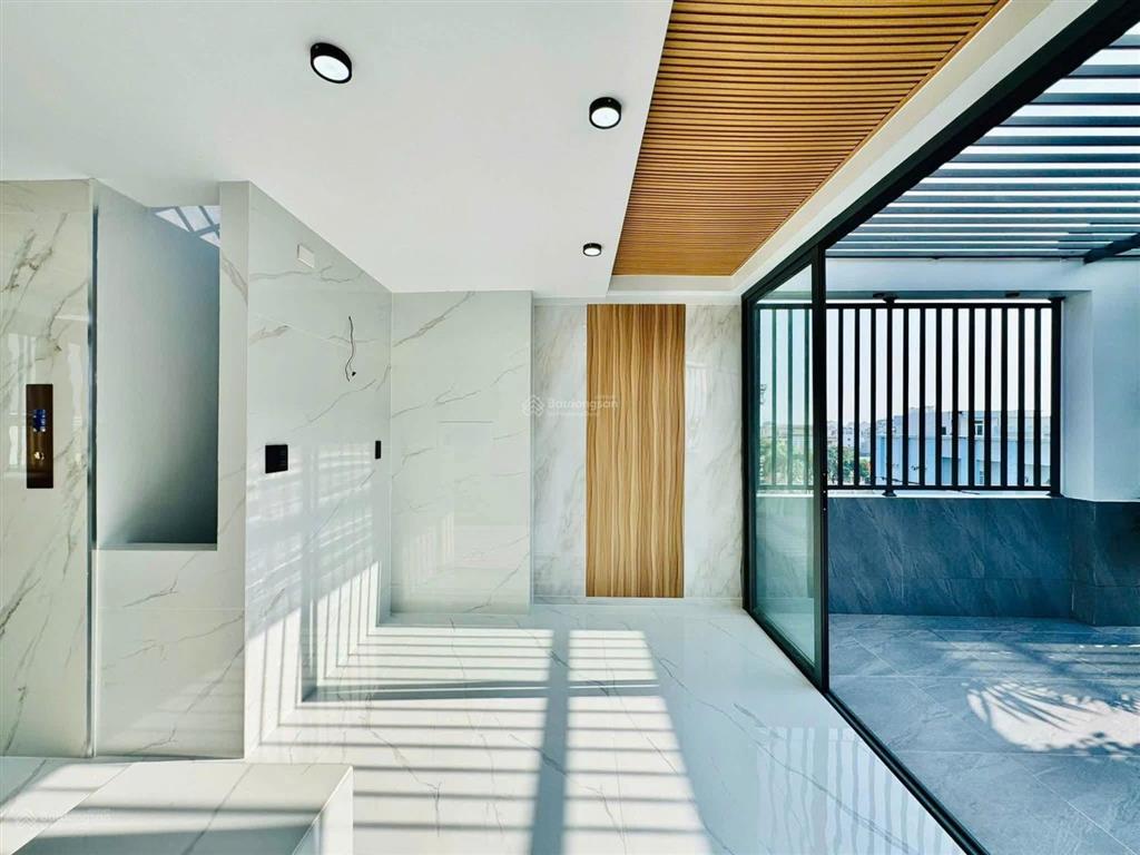 Quang trung p11 gò vấp  diện tích 4m x 20m
 kết cấu 1 trệt lửng 4 lầu
 sát siêu thị bv. ca