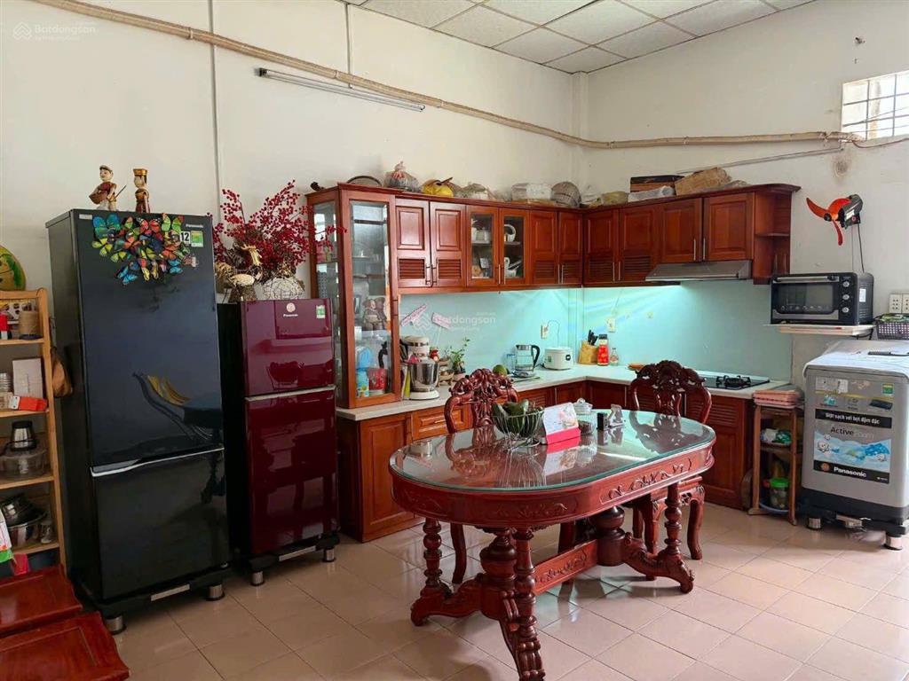 Nhà chính chủ cần bán gấp thuộc đường nguyễn văn quá q12 dt 4,4m x 22m nở hậu 7,4m