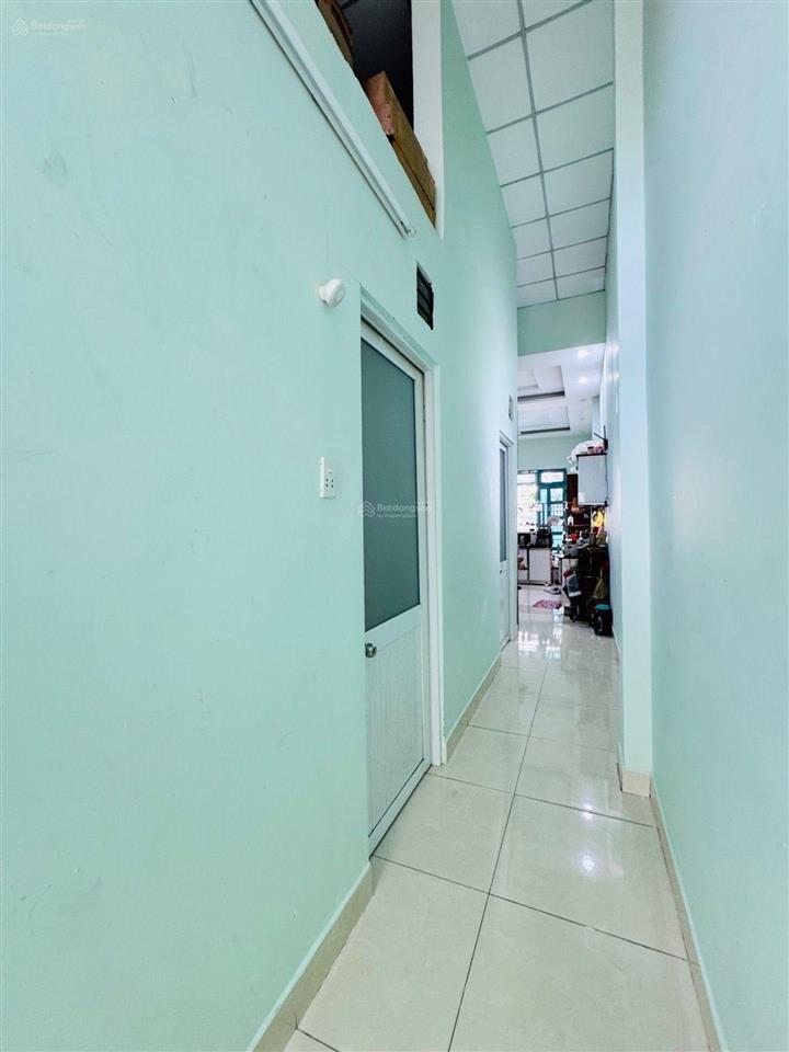 Nguyễn văn quá q12  sát song hành trường chinh  diện tích 5.4m x 20m = 107m2 vuông vức