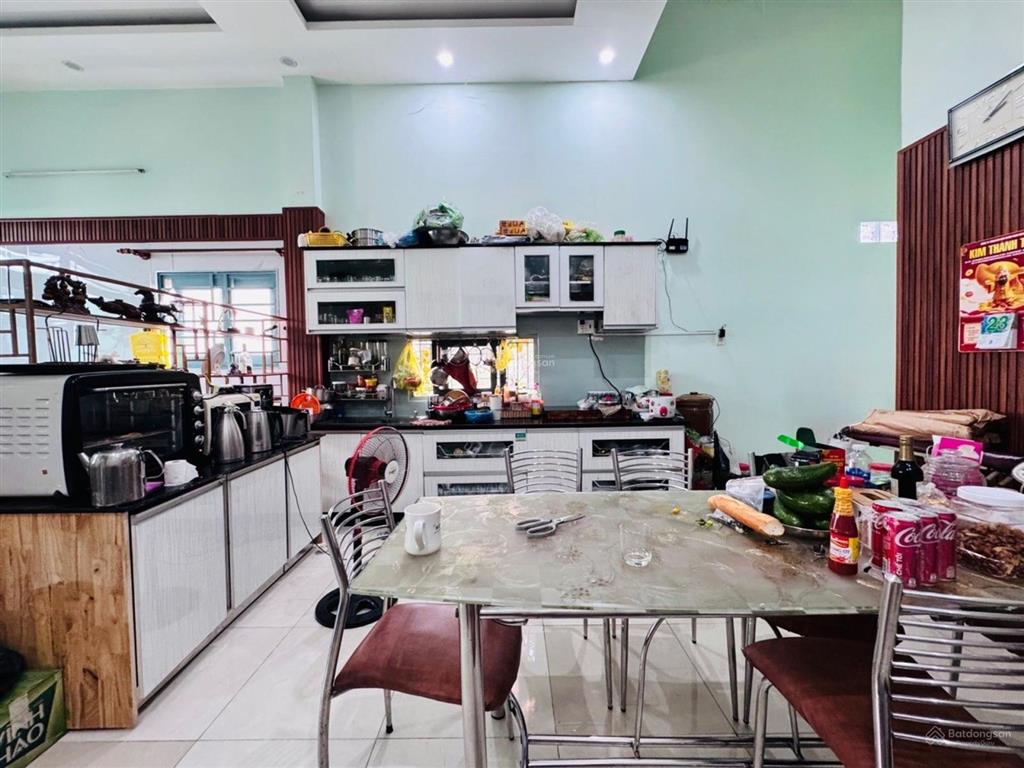 Nguyễn văn quá q12  sát song hành trường chinh  diện tích 5.4m x 20m = 107m2 vuông vức