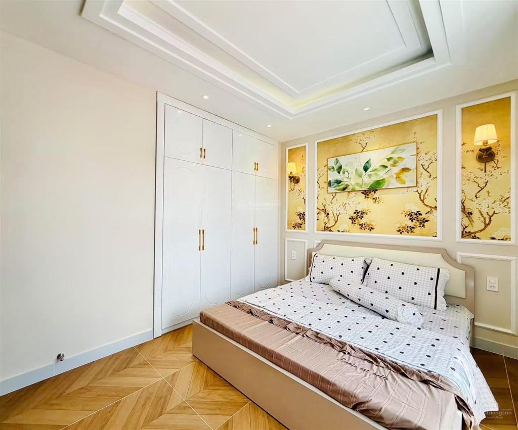 Biệt thự nhà phố đẹp lắm xây mới phong cách tân cổ điển có phòng ngủ master có phòng ngủ dưới trệt