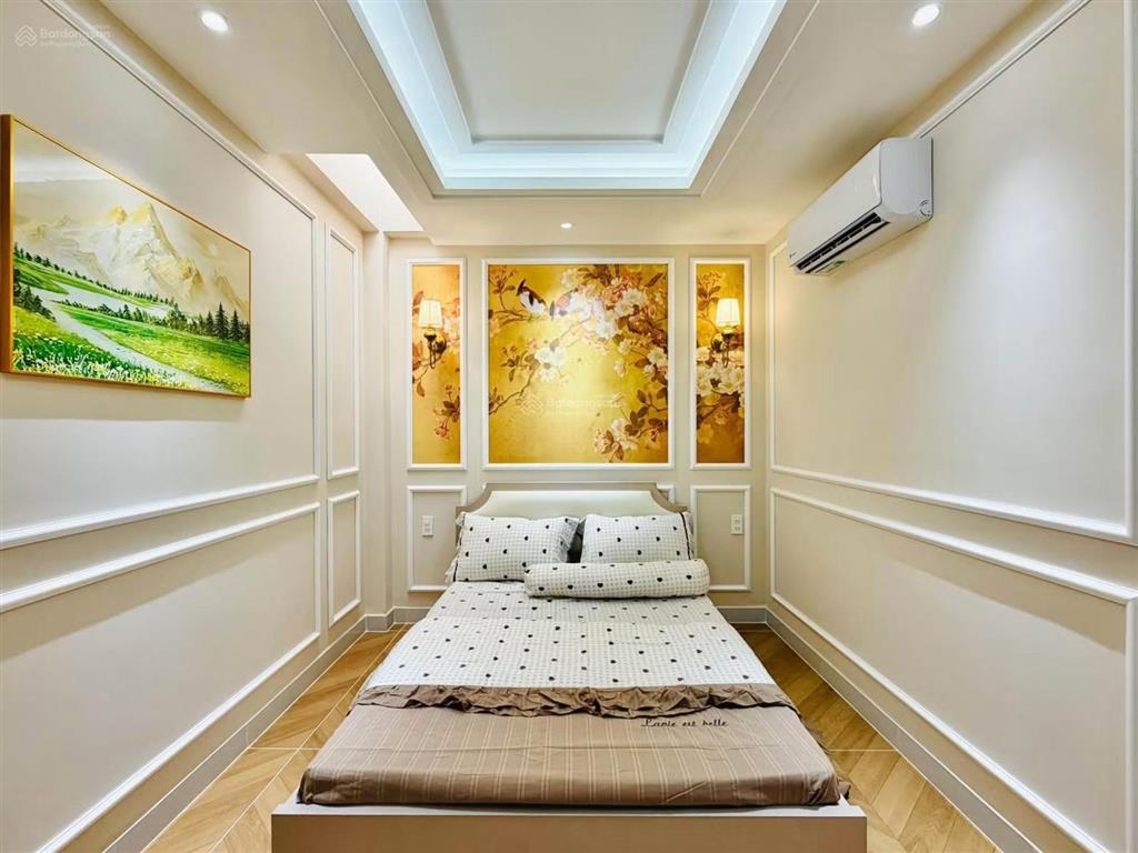 Biệt thự nhà phố đẹp lắm xây mới phong cách tân cổ điển có phòng ngủ master có phòng ngủ dưới trệt