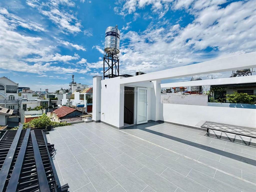 Biệt thự nhà phố đẹp lắm xây mới phong cách tân cổ điển có phòng ngủ master có phòng ngủ dưới trệt