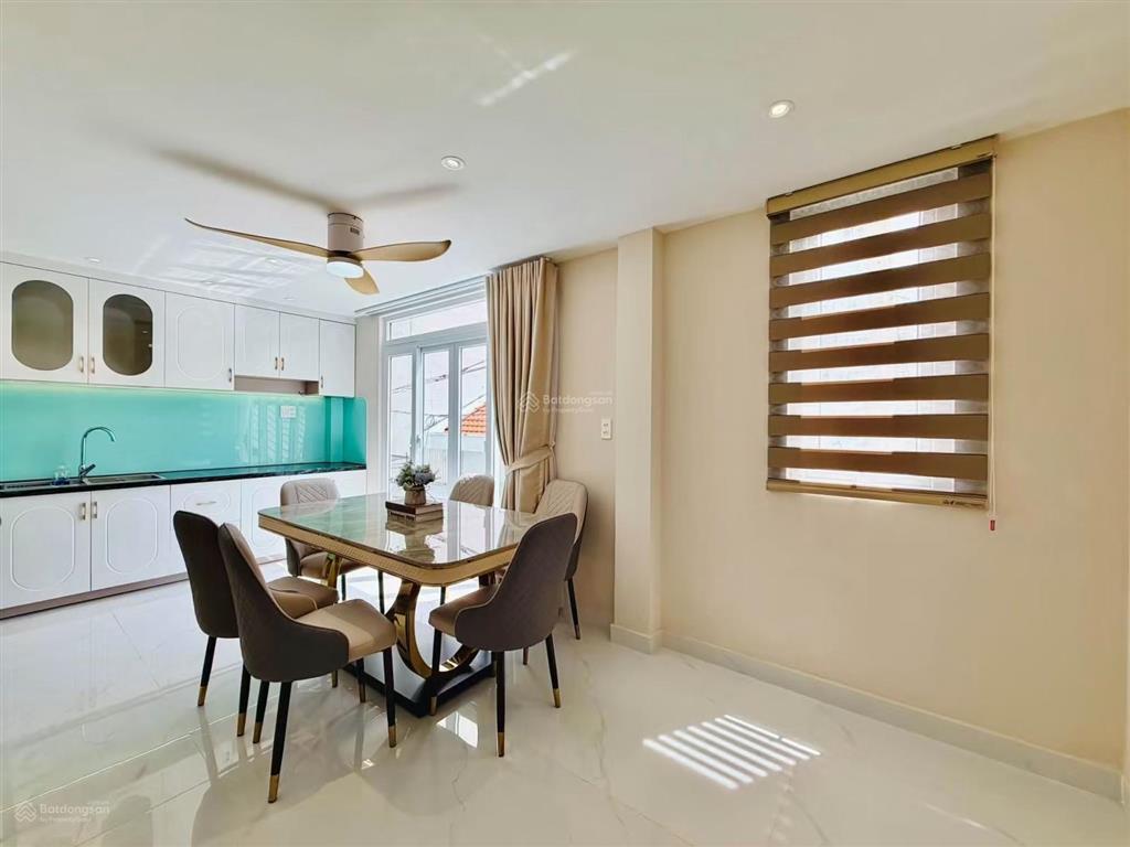 Biệt thự nhà phố đẹp lắm xây mới phong cách tân cổ điển có phòng ngủ master có phòng ngủ dưới trệt