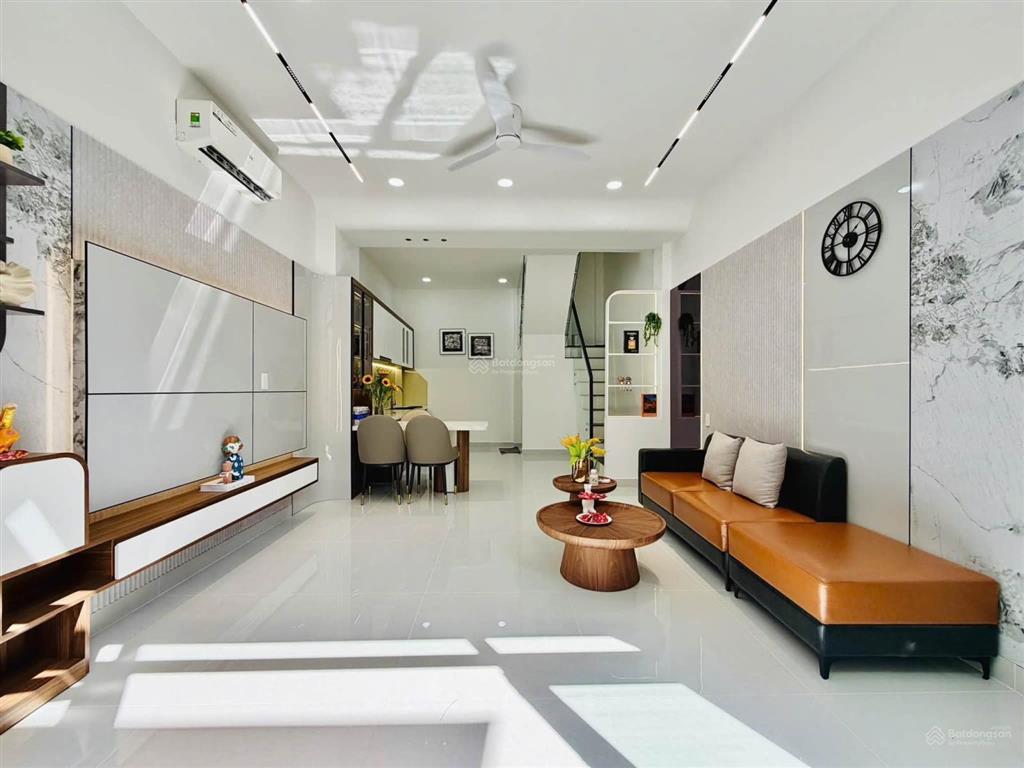 Nhà xây mới hẻm thông đường quang trung, gò vấp p. 8 gò vấp  dt 4,3 x 9m trệt 3 lầu