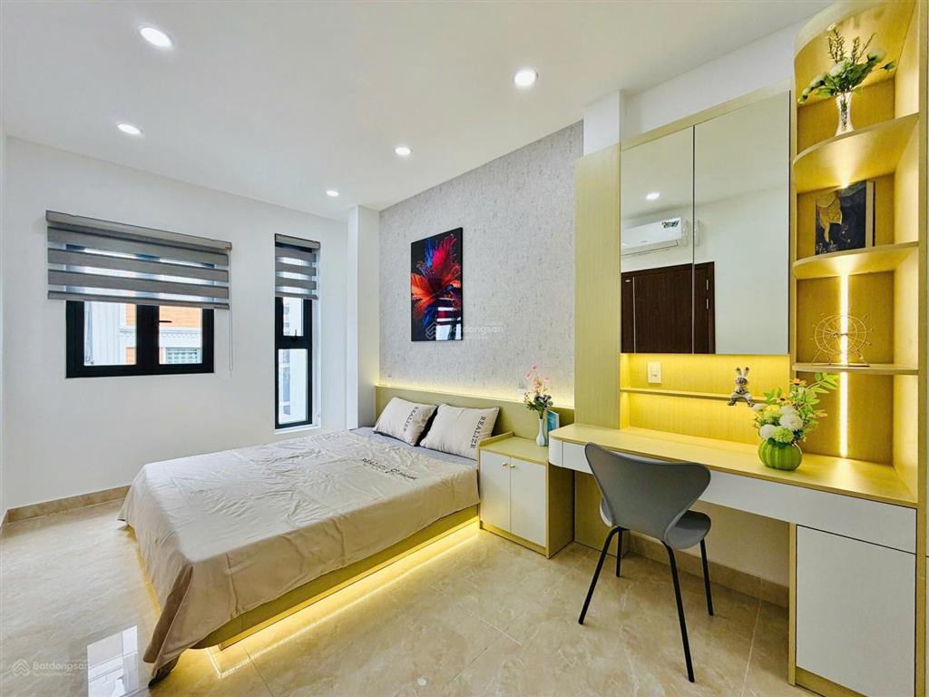 Siêu phẩm đẹp đường quang trung gò vấp sát siêu thị emart và hẻm thông dt 5 x 10 trệt lửng 2 lầu