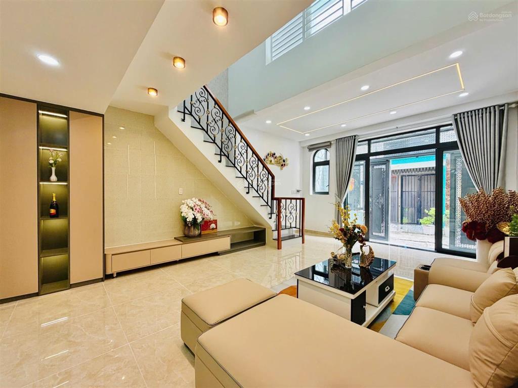 Siêu phẩm đẹp đường quang trung gò vấp sát siêu thị emart và hẻm thông dt 5 x 10 trệt lửng 2 lầu