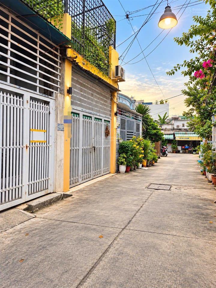 Bán nhà nguyễn văn quá quận 12 hẻm ô tô thông giá hơn 3 tỷ x... nhà sổ hồng riêng