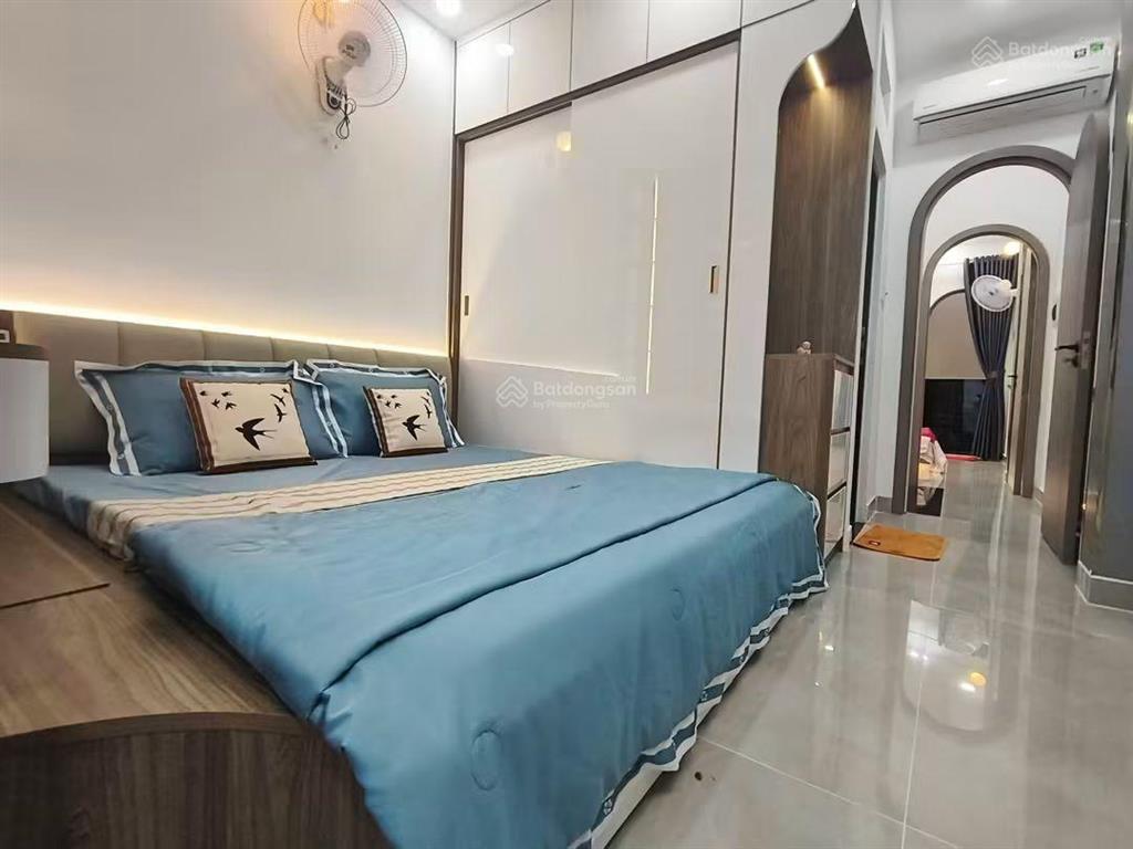 Nhà tân bình hẻm xe hơi cis 3 phòng ngủ gần chợ phạm văn bạch sát trường chinh cộng hòa nhà ga t3