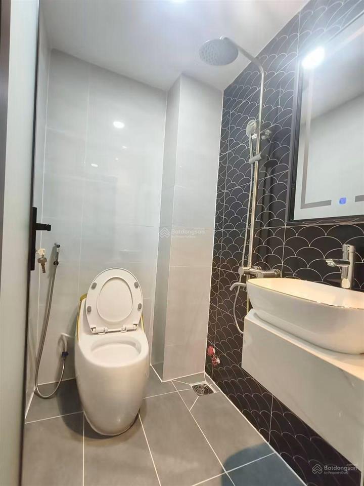 Nhà tân bình hẻm xe hơi cis 3 phòng ngủ gần chợ phạm văn bạch sát trường chinh cộng hòa nhà ga t3