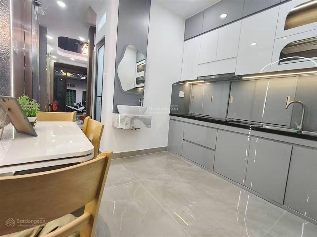 Nhà tân bình hẻm xe hơi cis 3 phòng ngủ gần chợ phạm văn bạch sát trường chinh cộng hòa nhà ga t3