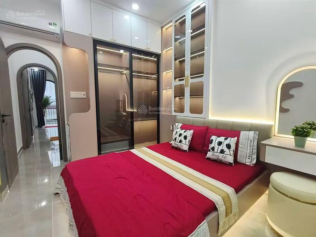 Nhà tân bình hẻm xe hơi cis 3 phòng ngủ gần chợ phạm văn bạch sát trường chinh cộng hòa nhà ga t3