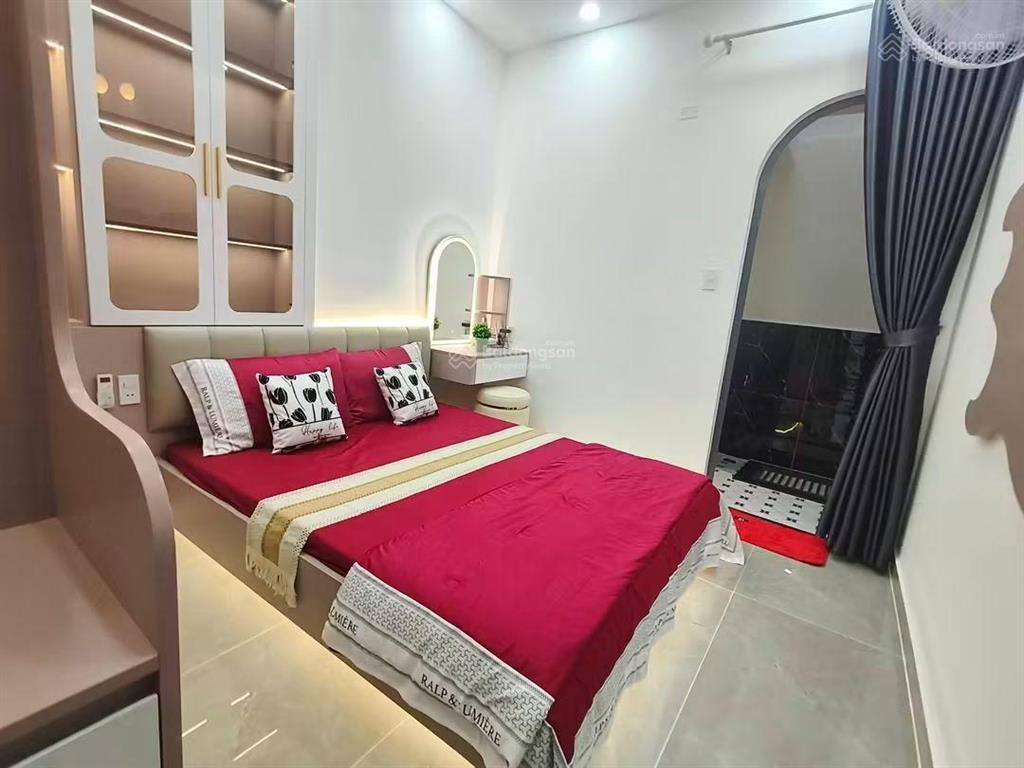 Nhà tân bình hẻm xe hơi cis 3 phòng ngủ gần chợ phạm văn bạch sát trường chinh cộng hòa nhà ga t3