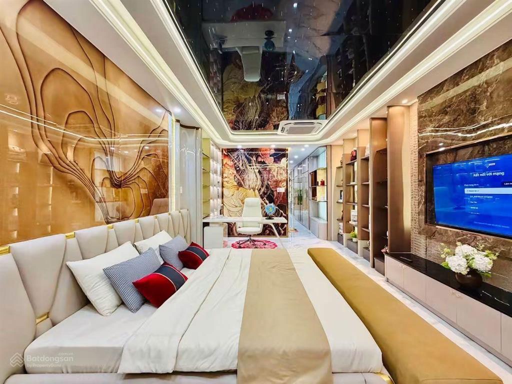Nhà phố luxury  đối diện chung cư khang gia kế bên siêu thị emart 4 x 21 nhà 6 tầng hẻm thông 8m