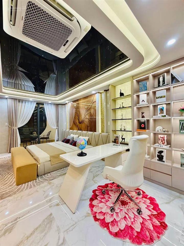 Nhà phố luxury  đối diện chung cư khang gia kế bên siêu thị emart 4 x 21 nhà 6 tầng hẻm thông 8m