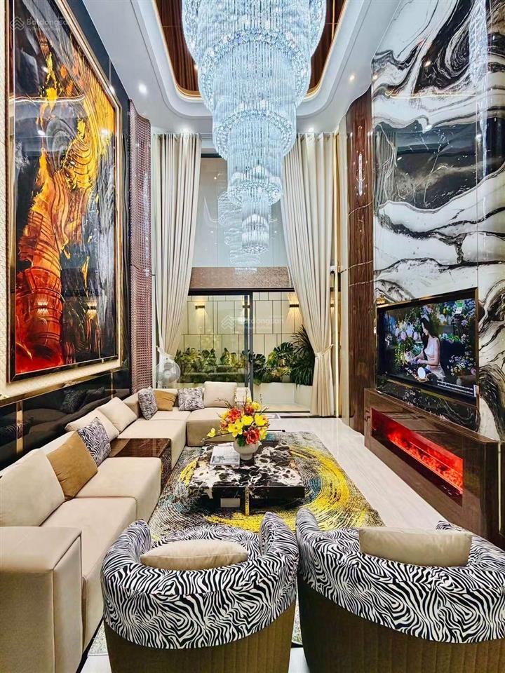 Nhà phố luxury  đối diện chung cư khang gia kế bên siêu thị emart 4 x 21 nhà 6 tầng hẻm thông 8m