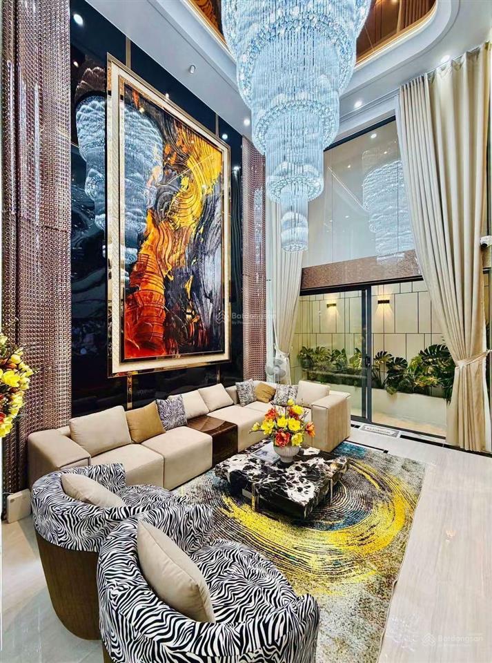 Nhà phố luxury  đối diện chung cư khang gia kế bên siêu thị emart 4 x 21 nhà 6 tầng hẻm thông 8m