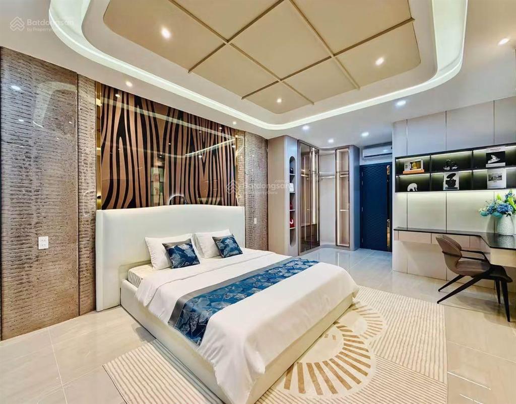 Nhà phố luxury  đối diện chung cư khang gia kế bên siêu thị emart 4 x 21 nhà 6 tầng hẻm thông 8m