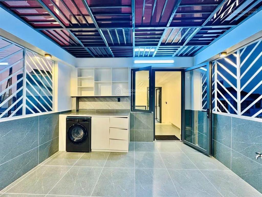 Giảm sâu 1.5 tỷ xây mới thang máy ô tô ngủ 4x15 4 tầng st cv làng hoa giá mới còn 11.4 tỷ