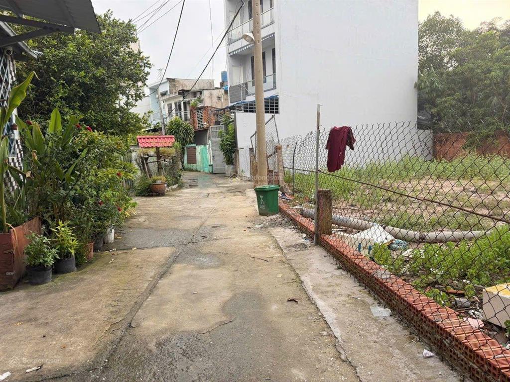 Còn hiếm có 1 lô đất giá tốt khu vực trung mỹ tây đường tô ký sát gò vấp cách 500m