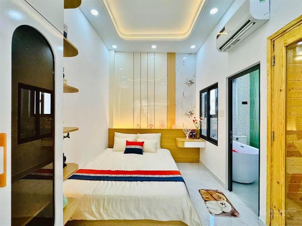 Mua 1 tặng 1
mua 1 căn được 2 căn quang trung  p12 gò vấp 4.3x16 xây 2 căn riêng có 4pn
