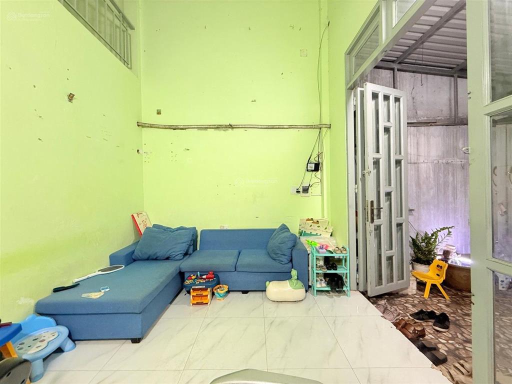 Bán nhà đường nguyễn văn quá q12
diện tích 4,7x11 trệt lửng hẻm cụt 3m sát hẻm thông giá 3.2ty