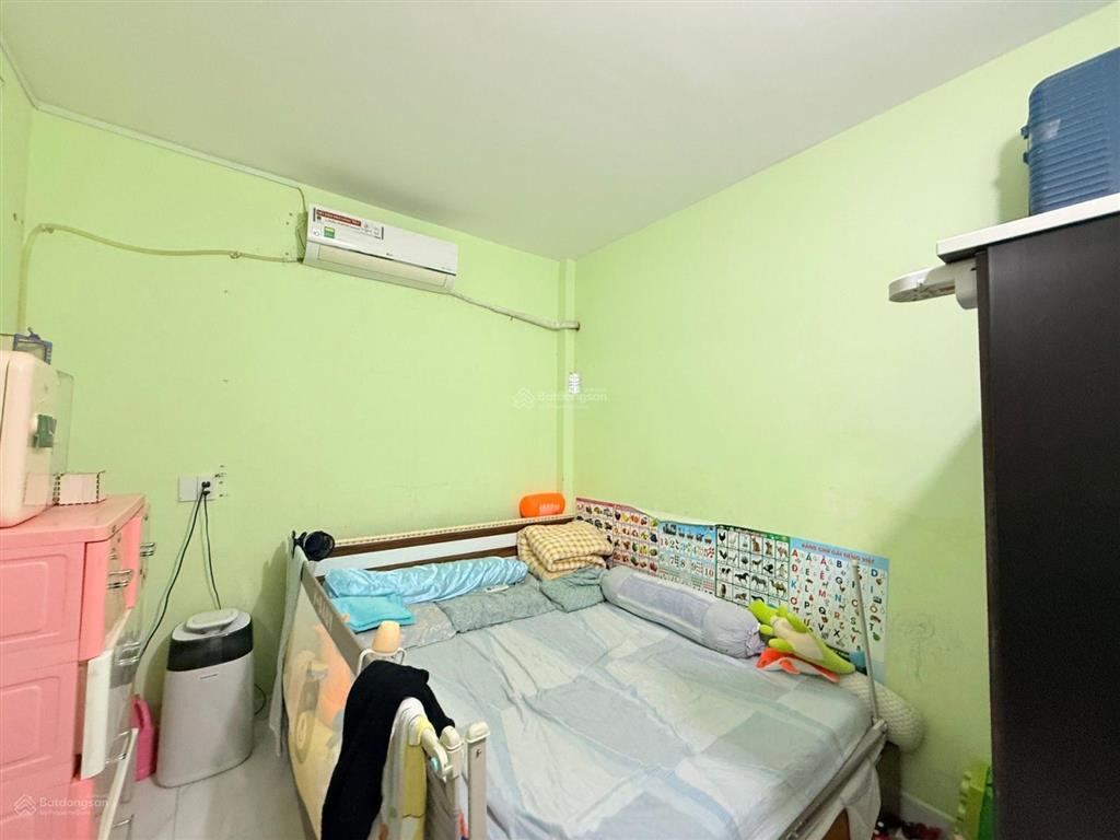 Bán nhà đường nguyễn văn quá q12
diện tích 4,7x11 trệt lửng hẻm cụt 3m sát hẻm thông giá 3.2ty