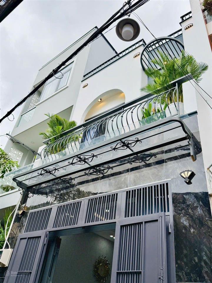 Giảm sâu bán gấp nhà 3 phòng ngủ hẻm xe hơi ngang 4m x 13m ngay gần chợ và tân bình
