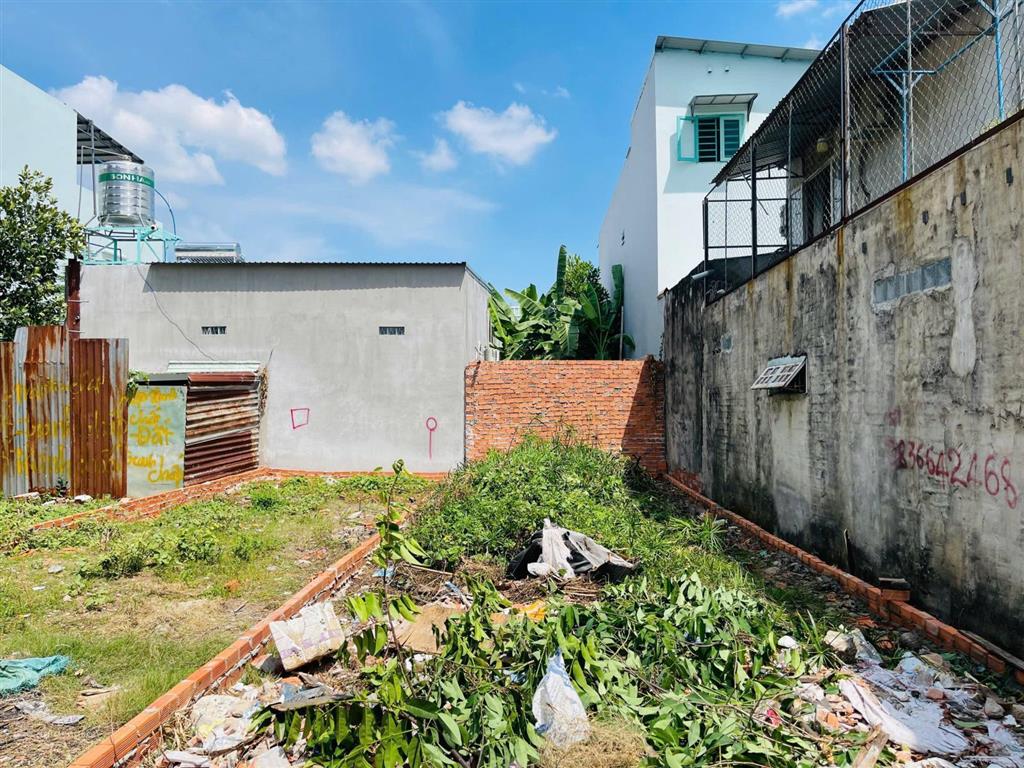 Đất giá tốt. 4.35m x 21m  87m2. hẻm 6m vào 1 trục gần chợ đường  hà huy giáp  thanh xuân 52 rẽ