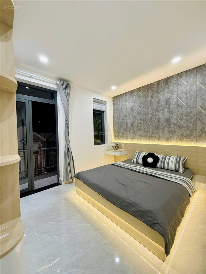 Nhà phố 1 lửng 3 lầu cao cấp hẻm 1 trục tl37 ngay uỷ ban phường  ngã tư ga. dt. 4m x 13m. giá tốt