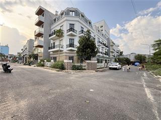 Đất đẹp sát cầu an lộc gò vấp.dt. 4m x 19m  77m2.hẻm nhựa 12m có vỉa hè. khu vip cao cấp. giá tốt