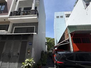 Đất khu vip ngay công viên nguyễn văn lượng  dương quảng hàm.dt. 4m x 13m hẻm 8m  sát công viên.