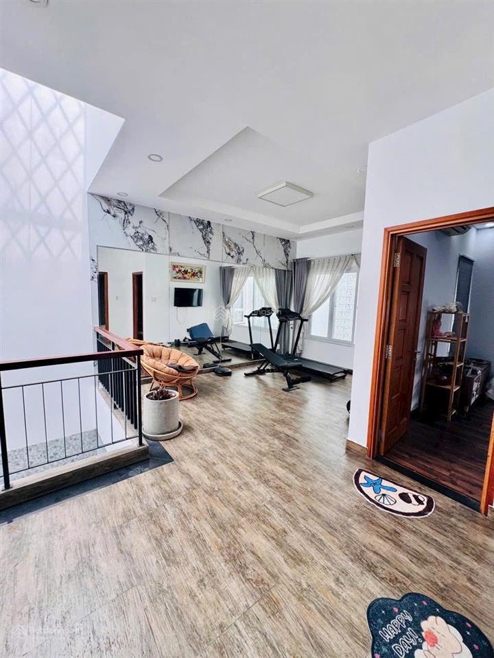 Biệt thự 2 lầu hẻm 10m khu vip sát chợ vườn lài  an phú đông. dt. 8m x 19.5m. giá tốt nhất tt q12
