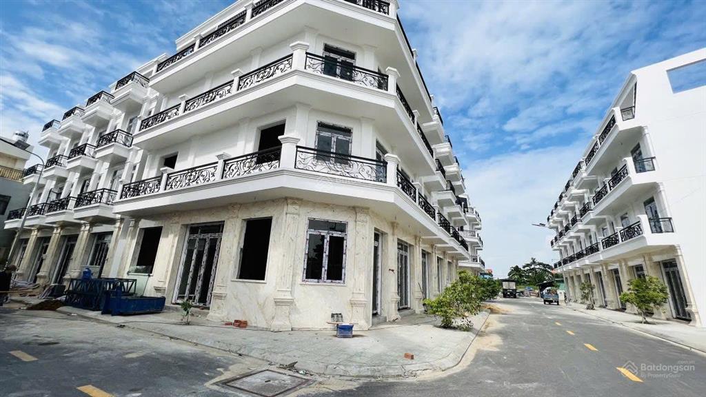 Nhà 1 trệt 3 lầu hẻm 12m võ thị liễu sát đh nguyễn tất thành  chợ vườn lài.dt. 4m x 13m  khu vip