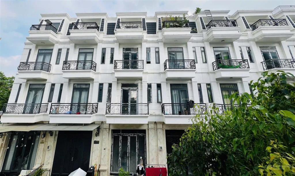 Nhà 1 trệt 3 lầu hẻm 12m võ thị liễu sát đh nguyễn tất thành  chợ vườn lài.dt. 4m x 13m  khu vip