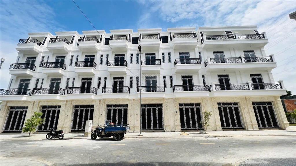 Nhà 1 trệt 3 lầu hẻm 12m võ thị liễu sát đh nguyễn tất thành  chợ vườn lài.dt. 4m x 13m  khu vip