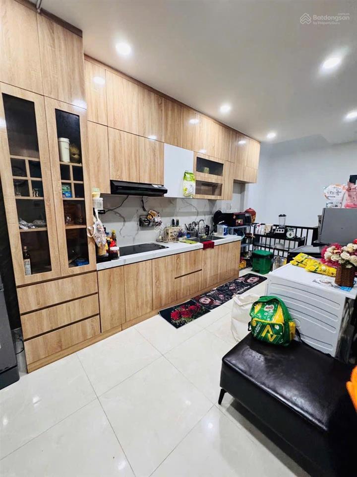 Nhà 4 lầu hẻm nhựa 12m gần cầu an lộc  giáp nguyễn oanh gò vấp.dt. 4.7m x 11 m khu vip cao cấp. re