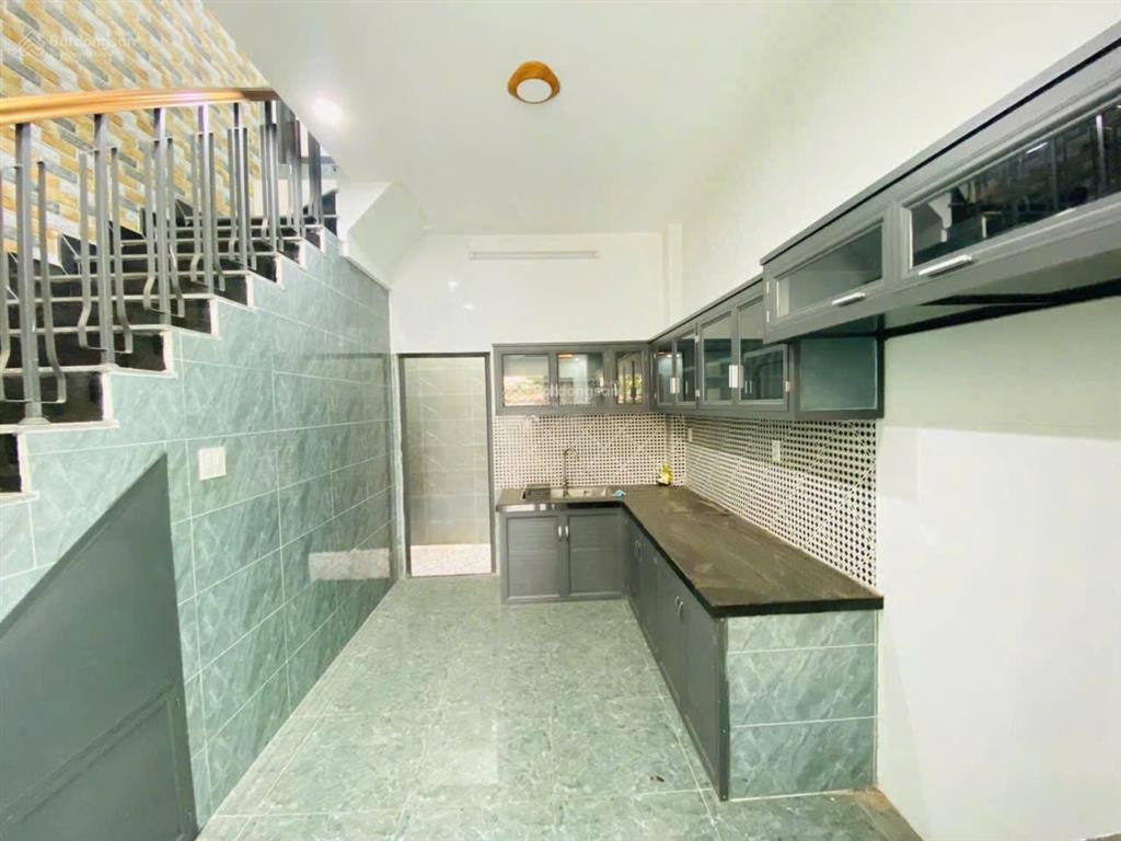 Nhà 3 lầu hẻm thông 8m tl16 qua tl15 sát ngã tư ga. tiện làm văn phòng  cty. dt 4.2m x 13m. vip