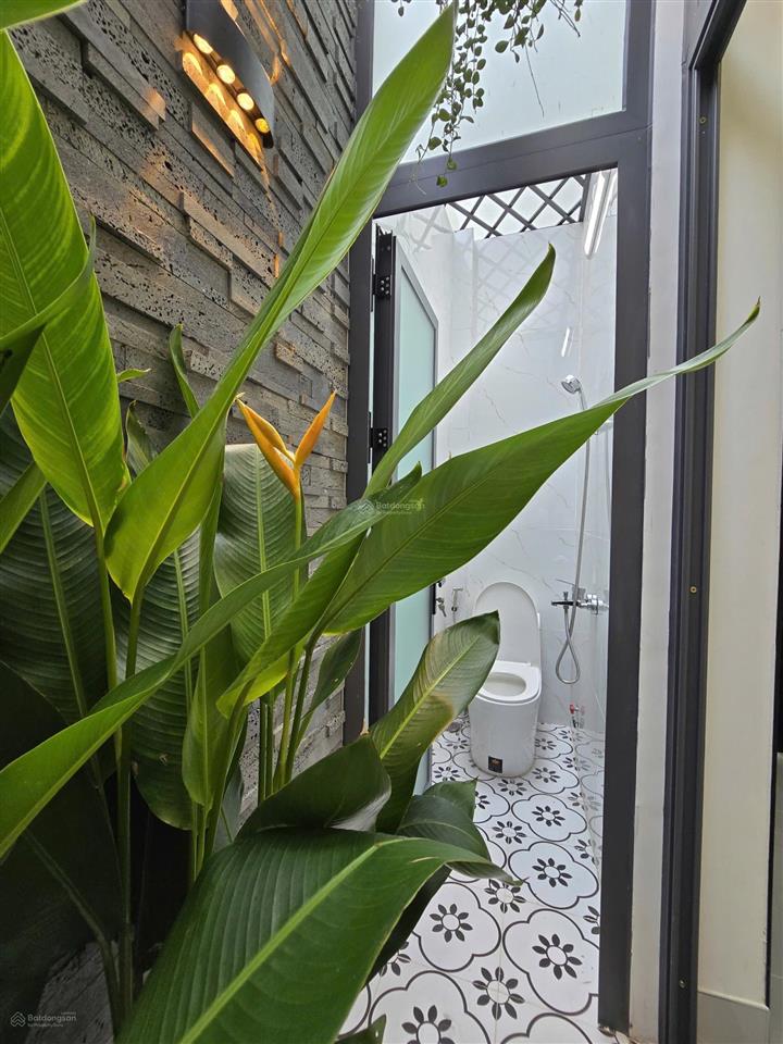 Siêu phẩm 1 lửng 3 lầu hẻm 8m vào 1 trục sát ngã tư ga  gần gò vấp. dt. 4m x 16m nội thất cao cấp