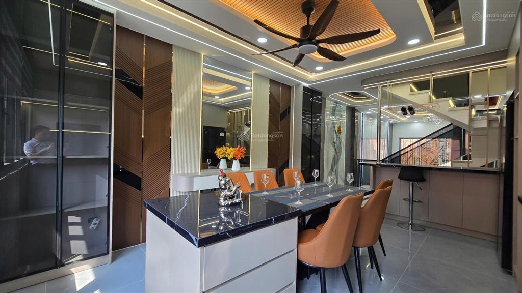 Siêu phẩm 1 lửng 3 lầu hẻm 8m vào 1 trục sát ngã tư ga  gần gò vấp. dt. 4m x 16m nội thất cao cấp