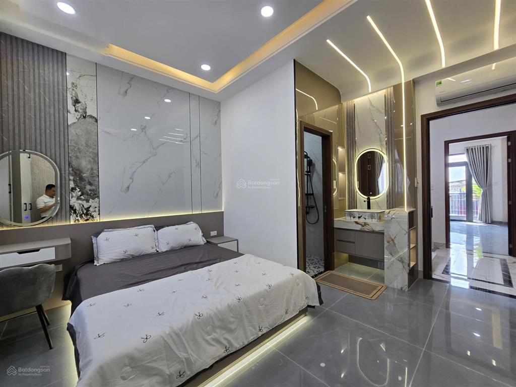 Siêu phẩm 1 lửng 3 lầu hẻm 8m vào 1 trục sát ngã tư ga  gần gò vấp. dt. 4m x 16m nội thất cao cấp