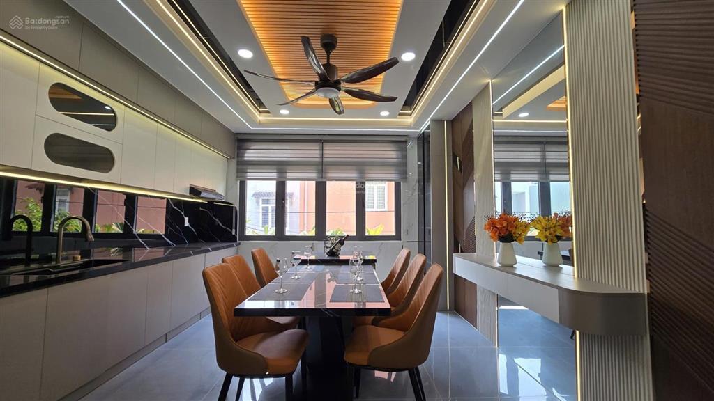 Siêu phẩm 1 lửng 3 lầu hẻm 8m vào 1 trục sát ngã tư ga  gần gò vấp. dt. 4m x 16m nội thất cao cấp