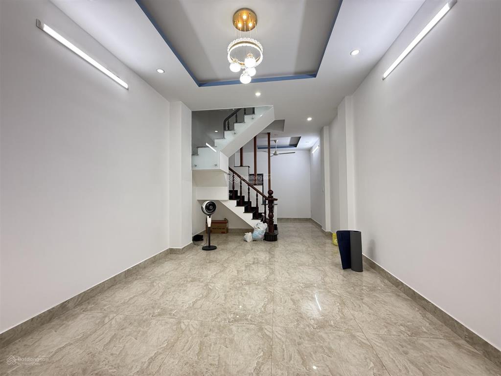 Nhà 2 lầu hẻm 8m tl19  sát chợ cầu đồng  ngã tư ga. dt. 4m x 14m  khu vip vạn xuân. giá tốt