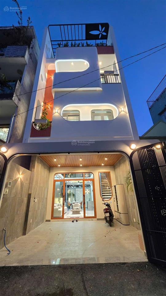 Nhà 3 lầu hẻm 7m  dt khủng 5.5m x 16m gần chợ minh phát  tô ngọc vân  nội thất cao cấp. giá tốt
